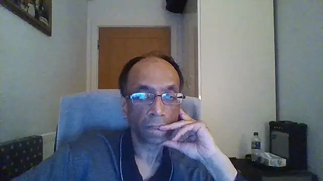 Snapshot of rauncher1 chatting on 30, 9, 2025 rauncher1 online show from 30, 9, 2025