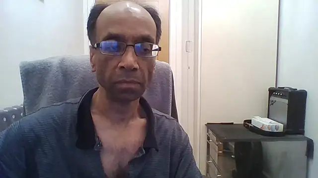 Snapshot of rauncher1 chatting on 4, 10, 2025 rauncher1 online show from 4, 10, 2025