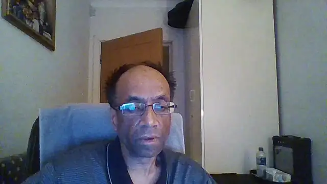 Snapshot of rauncher1 chatting on 5, 10, 2025 rauncher1 online show from 5, 10, 2025