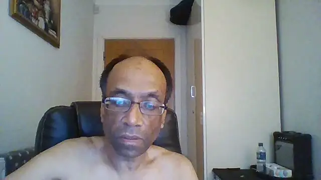 Snapshot of rauncher1 chatting on 9, 10, 2025 rauncher1 online show from 9, 10, 2025