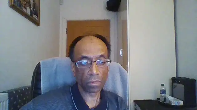 Snapshot of rauncher1 chatting on 15, 10, 2025 rauncher1 online show from 15, 10, 2025