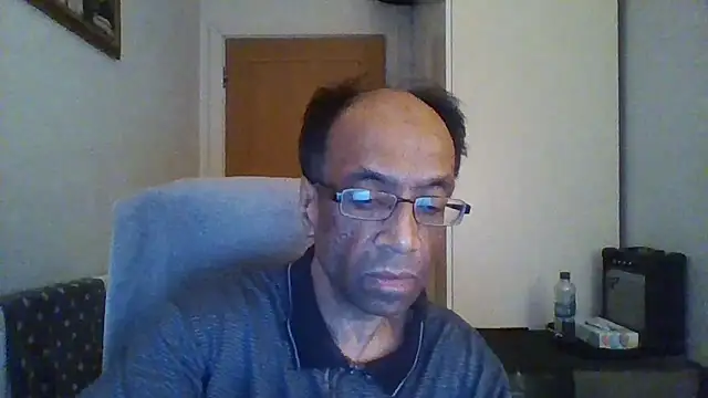 Snapshot of rauncher1 chatting on 20, 10, 2025 rauncher1 online show from 20, 10, 2025