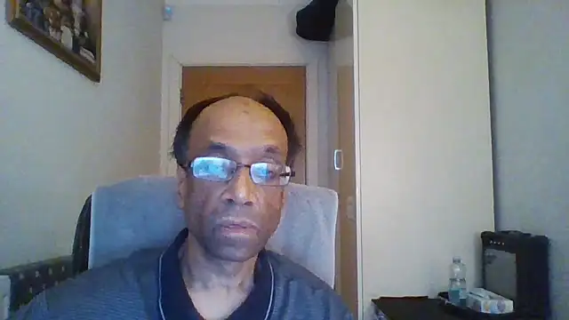 Snapshot of rauncher1 chatting on 21, 10, 2025 rauncher1 online show from 21, 10, 2025