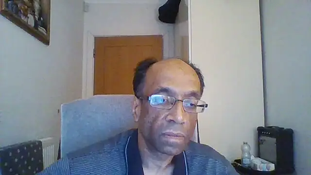 Snapshot of rauncher1 chatting on 22, 10, 2025 rauncher1 online show from 22, 10, 2025