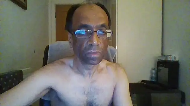 Snapshot of rauncher1 chatting on 27, 10, 2025 rauncher1 online show from 27, 10, 2025