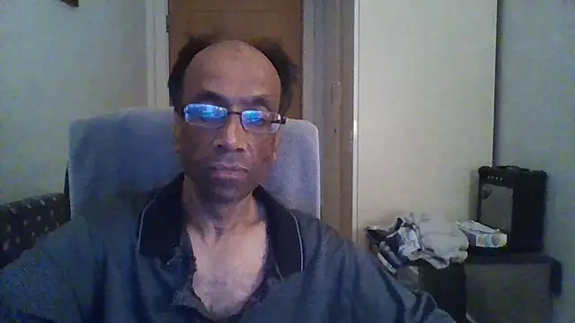 Snapshot of rauncher1 chatting on 29, 10, 2025 rauncher1 online show from 29, 10, 2025