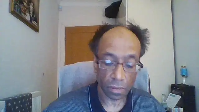 Snapshot of rauncher1 chatting on 12, 11, 2025 rauncher1 online show from 12, 11, 2025