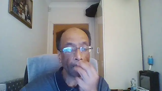 Snapshot of rauncher1 chatting on 13, 11, 2025 rauncher1 online show from 13, 11, 2025