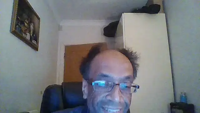 Snapshot of rauncher1 chatting on 16, 11, 2025 rauncher1 online show from 16, 11, 2025