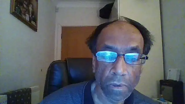 Snapshot of rauncher1 chatting on 15, 12, 2025 rauncher1 online show from 15, 12, 2025