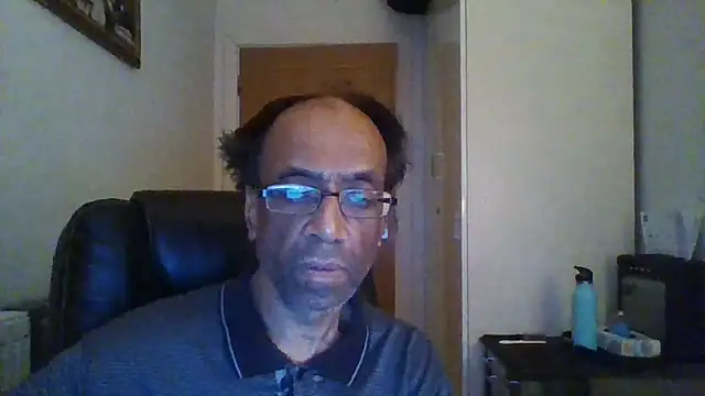 Snapshot of rauncher1 chatting on 15, 12, 2025 rauncher1 online show from 15, 12, 2025