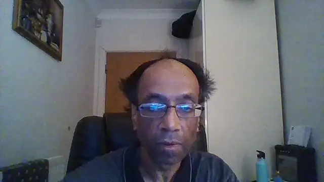 Snapshot of rauncher1 chatting on 16, 12, 2025 rauncher1 online show from 16, 12, 2025