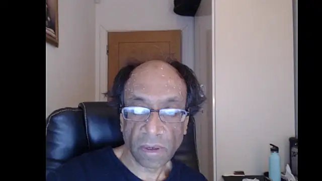 Snapshot of rauncher1 chatting on 12, 6, 2026 rauncher1 online show from 12, 6, 2026