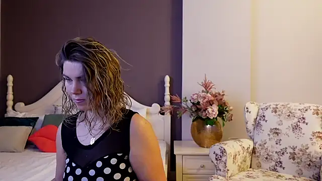 FeliciaKrige online show from 4, 3, 2025