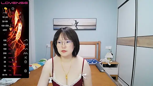 Snapshot of DianaYz chatting on 4, 7, 2026 DianaYz online show from 4, 7, 2026