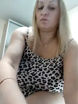 Liana MilfHot online show from 10, 1, 2025