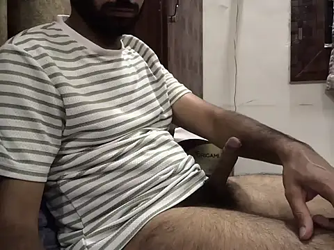 Snapshot of brownie_cake_cb chatting on 8, 4, 2026 brownie cake cb online show from 8, 4, 2026