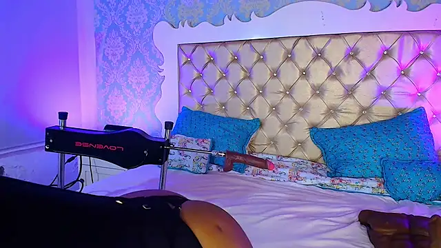 CaseyMoon online show from 23, 10, 2025