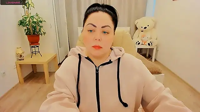 Nina Hopper online show from 3, 4, 2026