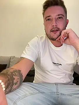 Snapshot of TwopartCuisine chatting on 26, 4, 2026 TwopartCuisine online show from 26, 4, 2026