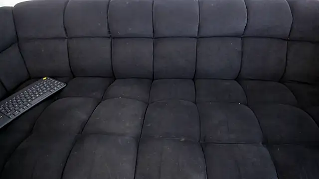 Snapshot of emilyhills_ chatting on 22, 10, 2025 emilyhills online show from 22, 10, 2025