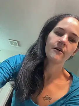 lolabunny9 online show from 15, 1, 2025