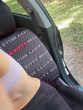 lolabunny9 online show from 9, 10, 2025