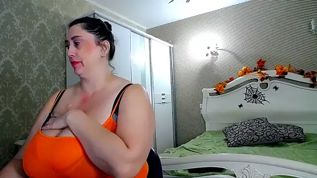 Evelyn Shy online show from 5, 11, 2025