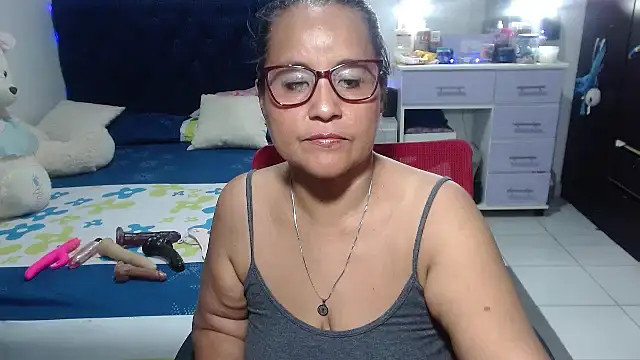 pervert mommy  online show from 13, 4, 2026