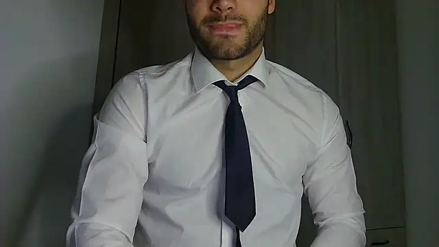 Snapshot of Justynn1 chatting on 7, 4, 2026 Justynn1 online show from 7, 4, 2026