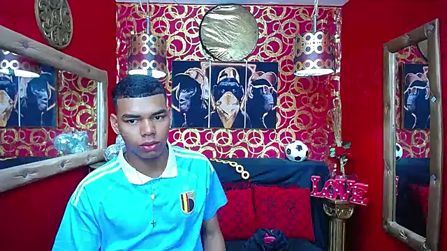 Snapshot of PEINBOYS chatting on 13, 2, 2025 PEINBOYS online show from 13, 2, 2025
