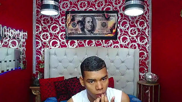 Snapshot of PEINBOYS chatting on 19, 2, 2025 PEINBOYS online show from 19, 2, 2025
