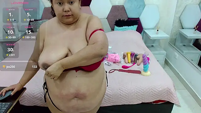 Snapshot of angel_blue chatting on 17, 2, 2025 angel blue online show from 17, 2, 2025
