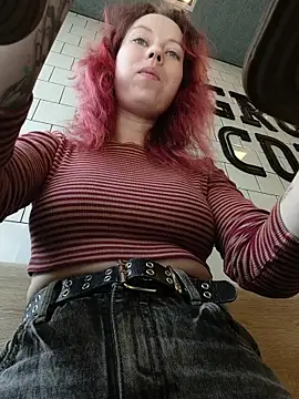 Frost foxy online show from 8, 4, 2026