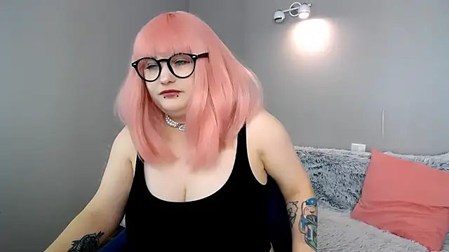 Estheri online show from 21, 3, 2025