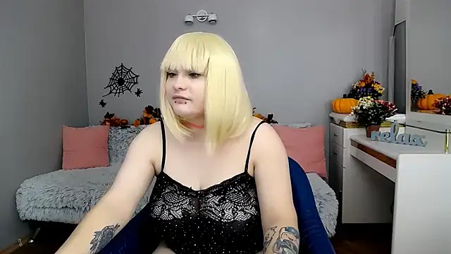 Estheri online show from 3, 11, 2025