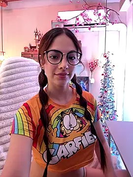 Zoe Bae online show from 13, 12, 2025