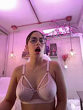 Snapshot of Zoe_Bae chatting on 10, 3, 2026 Zoe Bae online show from 10, 3, 2026