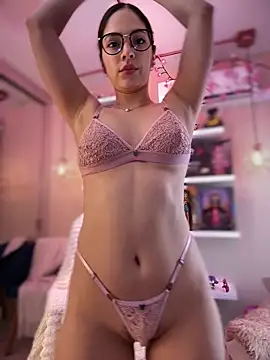 Snapshot of Zoe_Bae chatting on 17, 4, 2026 Zoe Bae online show from 17, 4, 2026