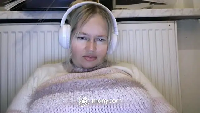 Snapshot of vaneza02 chatting on 25, 4, 2026 vaneza02 online show from 25, 4, 2026