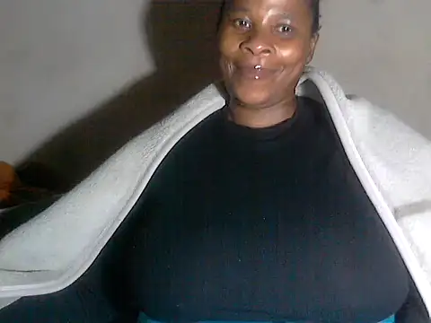 Snapshot of Choco-Coco10 chatting on 28, 10, 2025 Choco-Coco10 online show from 28, 10, 2025