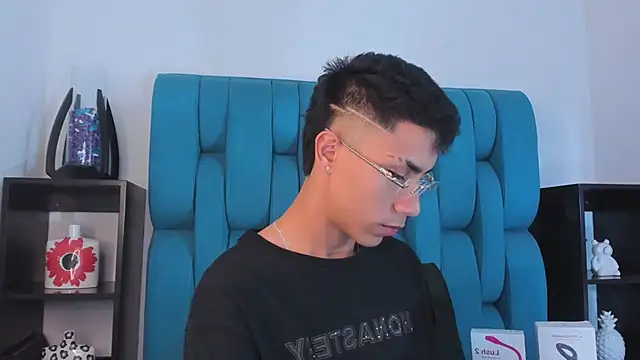 AlanNaughty online show from 27, 12, 2024