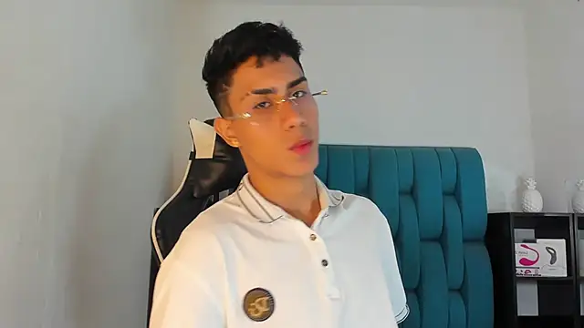 AlanNaughty online show from 2, 3, 2025