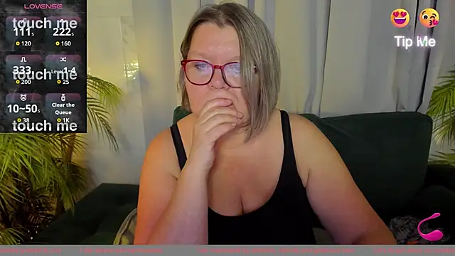 Snapshot of Shannonshine chatting on 30, 9, 2025 Shannonshine online show from 30, 9, 2025