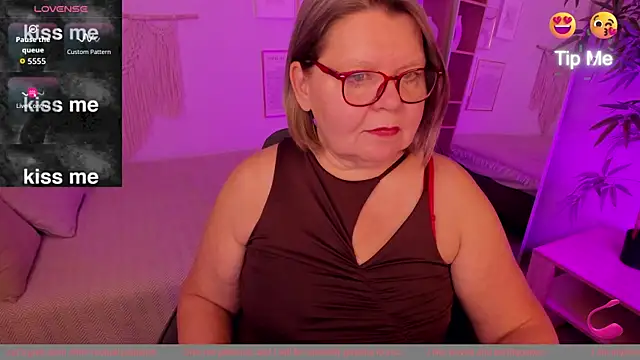 Snapshot of Shannonshine chatting on 20, 10, 2025 Shannonshine online show from 20, 10, 2025