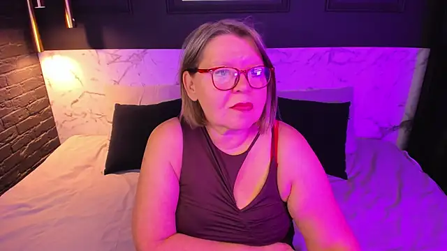 Snapshot of Shannonshine chatting on 21, 10, 2025 Shannonshine online show from 21, 10, 2025
