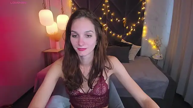 Snapshot of MirandaGlow chatting on 27, 12, 2024 MirandaGlow online show from 27, 12, 2024