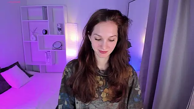 Snapshot of MirandaGlow chatting on 9, 4, 2026 MirandaGlow online show from 9, 4, 2026