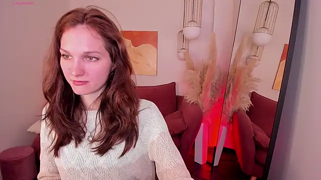 Snapshot of MirandaGlow chatting on 24, 4, 2026 MirandaGlow online show from 24, 4, 2026