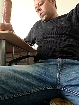 Snapshot of david_geam chatting on 24, 4, 2026 david geam online show from 24, 4, 2026